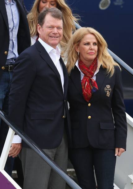 Il capitano del Team USA Tom Watson con la moglie Hilary (Afp)